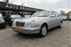 Mercedes-Benz E-klasse - 200 Classic, Automaat