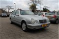 Mercedes-Benz E-klasse - 200 Classic, Automaat - 1 - Thumbnail