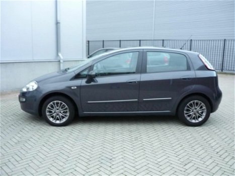 Fiat Punto Evo - 1.3 M-Jet Dynamic 5 Deurs NLauto Airco Nav NAP - 1