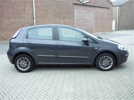 Fiat Punto Evo - 1.3 M-Jet Dynamic 5 Deurs NLauto Airco Nav NAP - 1