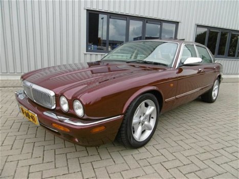 Daimler 4.0 - 4.0 V8 Super SWB 363 Pk Youngtimer - 1