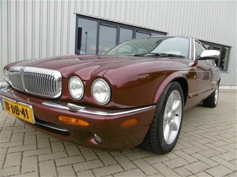 Daimler 4.0 - 4.0 V8 Super SWB 363 Pk Youngtimer - 1