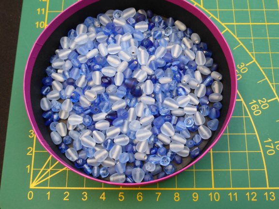 Nr. 426, mix blauwe glaskralen - nr. 1
