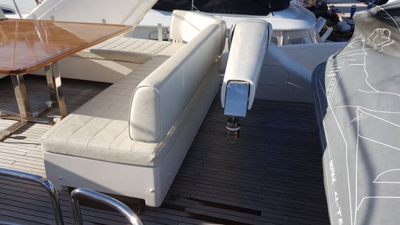 Azimut 70 Fly - 8