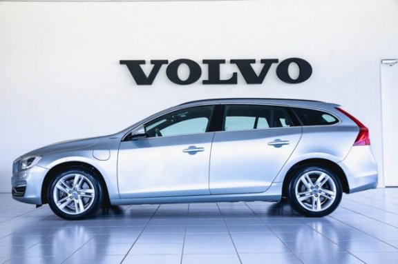 Volvo V60 - D6 AWD Plugin-Hybrid, Momentum - Afbeelding 5