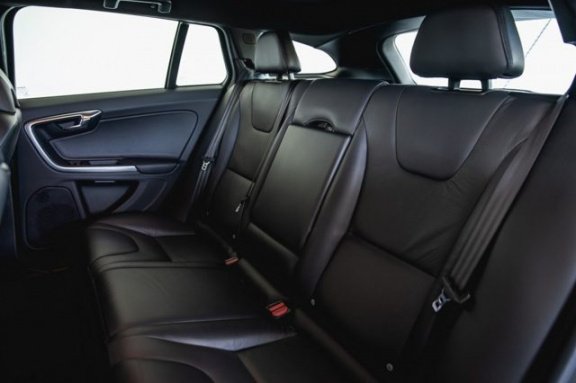 Volvo V60 - D6 AWD Plugin-Hybrid, Momentum - Afbeelding 6