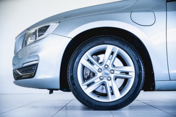 Volvo V60 - D6 AWD Plugin-Hybrid, Momentum - Afbeelding 7
