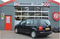 Volkswagen Touran - met trekhaak 1.6-16V FSI Optive I Winterbanden aanwezig - 1 - Thumbnail