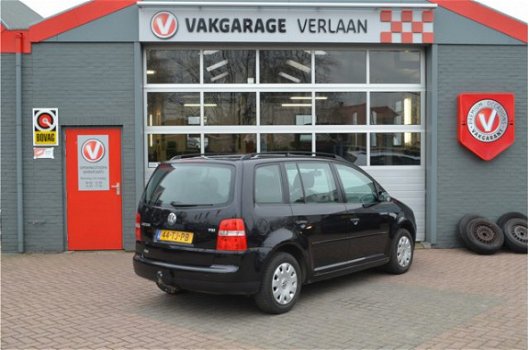 Volkswagen Touran - met trekhaak 1.6-16V FSI Optive I Winterbanden aanwezig - 1