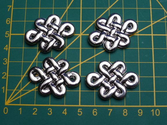 Nr. 441, 4 grote zilveren hangers/tussenstukken - nr. 1