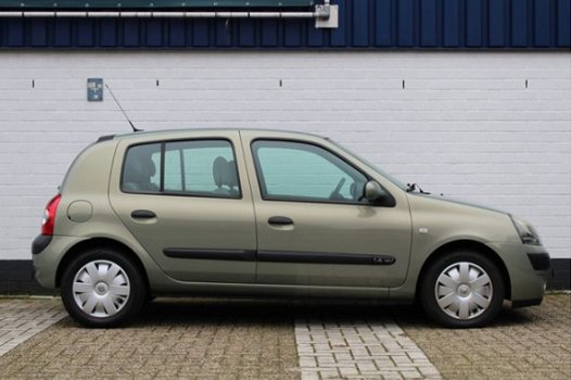 Renault Clio - 1.4-16V Privilège AUTOMAAT Airco | 5 Drs | Navi ( Vestiging - Nieuwegein ) - 1