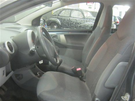 Peugeot 107 - AIRCO * 6 Maanden Bovag garantie * NAP-Pas * 5-deurs. Vingerhoets; Vierde generatie, E - 1