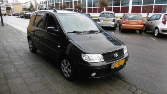 Hyundai Matrix - 1.6i Active Cool Apk/Airco/Nap/Velgen/Cd/Parkeer Sensoren/Boekjes - 1