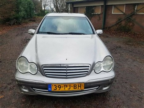 Mercedes-Benz C-klasse - 220 CDI Elegance /NAVI/CLIMA/ BJ 2004/ FACE LIFT MODEL/ EURO 3 - 1