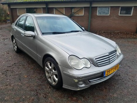 Mercedes-Benz C-klasse - 220 CDI Elegance /NAVI/CLIMA/ BJ 2004/ FACE LIFT MODEL/ EURO 3 - 1