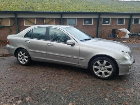 Mercedes-Benz C-klasse - 220 CDI Elegance /NAVI/CLIMA/ BJ 2004/ FACE LIFT MODEL/ EURO 3 - 1