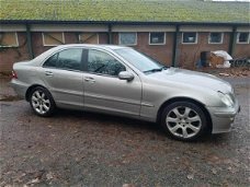 Mercedes-Benz C-klasse - 220 CDI Elegance /NAVI/CLIMA/ BJ 2004/ FACE LIFT MODEL/ EURO 3