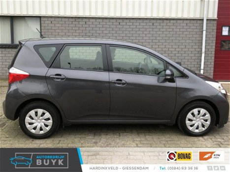 Toyota Verso S - 1.3 VVT-i Dynamic 1.3 VVT-i Dynamic/Camera/cruic control - 1