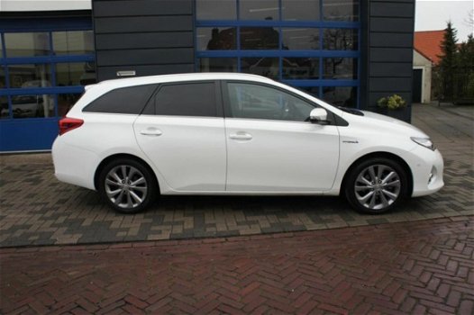 Toyota Auris Touring Sports - 1.8 Hybrid Lease Exclusive - 1