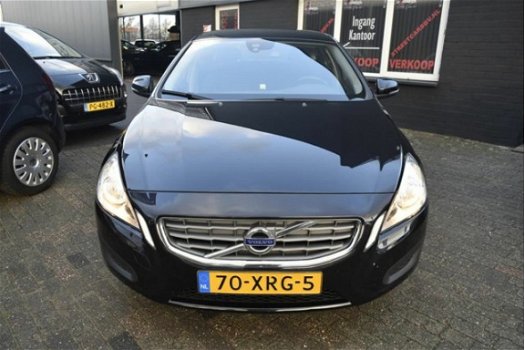 Volvo V60 - 1.6 D2 Kinetic Aut. Nette auto - 1