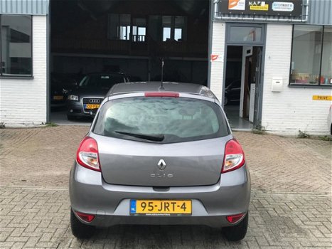 Renault Clio - 1.2 Special Line Navigatie/ Airco/ El.ramen/NAP - 1