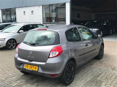 Renault Clio - 1.2 Special Line Navigatie/ Airco/ El.ramen/NAP - 1