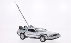 DeLorean Back to the future I 1:24 Welly