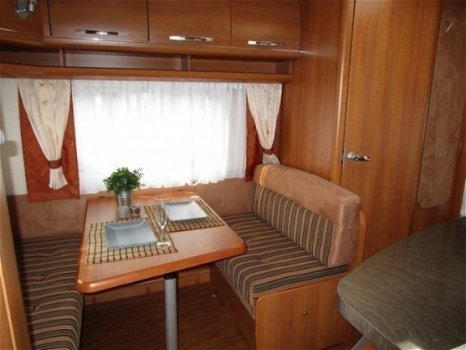 Caravan Comfort Compact 4 - 6