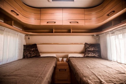 Caravan Comfort Single Beds 4 - 5