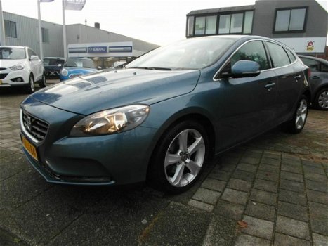 Volvo V40 - 1.6 T4 Summum AUTOMAAT / NL-AUTO/ LEER / NAVIGATIE / ZEER MOOI - 1