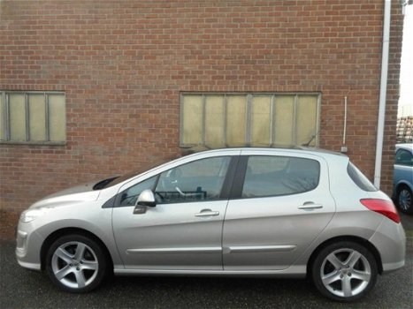 Peugeot 308 - 1.6 THP XT / NAP / Climma / Panoramadak / Parkeersensoren Voor en Achter - 1