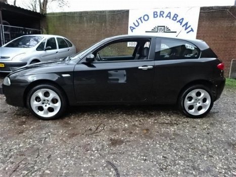 Alfa Romeo 147 - 1.6 T.Spark Distinctive - 1