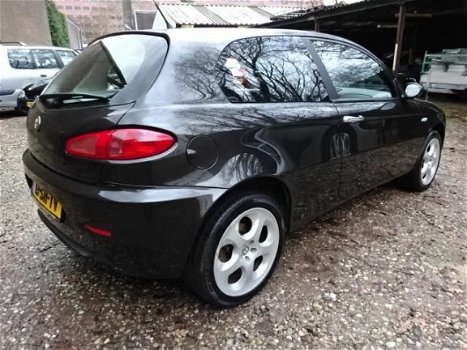 Alfa Romeo 147 - 1.6 T.Spark Distinctive - 1