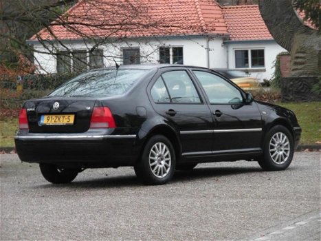 Volkswagen Bora - 1.6-16V 1e Eigenaar/Airco/Nap/Nieuwe Apk - 1