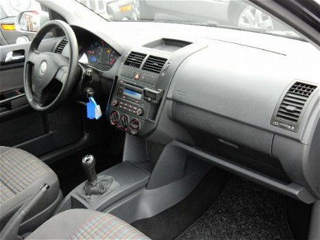 Volkswagen Polo - 1.4 TDI Comfortline BlueMotion / ZUINIG / PDC / CRUISE/ AIRCO - 1