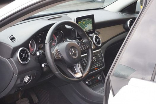 Mercedes-Benz CLA-klasse Shooting Brake - 200 CDI 136PK AUTOMAAT Edition BJ2015 Xenon+LED | Navi | L - 1