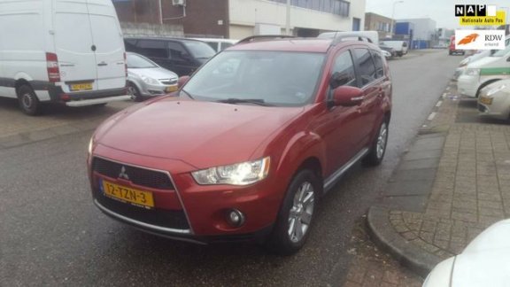 Mitsubishi Outlander - 2.2 DI-D Instyle 7-PERSOONS - 1