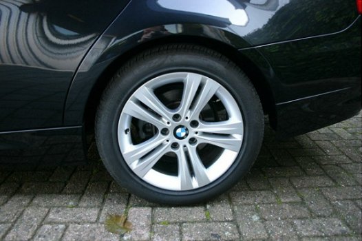 BMW 3-serie - 316i Black & Silver Line Clima/Leer. Financiering vanaf € 190 per maand - 1