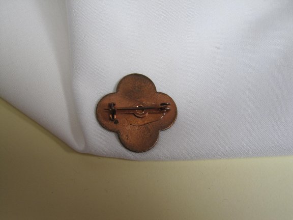 Broche koper met wit blauw en groen emaille hartjes 2.5x2.5 cm - Afbeelding 4