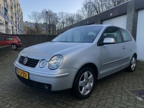 Volkswagen Polo - 1.4 TDI Sportline - 1