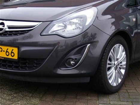 Opel Corsa - 1.4-16V Cosmo 101PK 5-drs, clima, cruise, pdc, elektr.ramen, trekhaak RIJKLAAR - 1