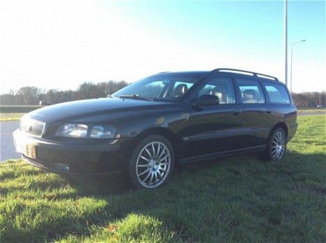 Volvo V70 - 2.4 T Comfort Line LEER NAP NWE APK HANDBAK TURBO - 1