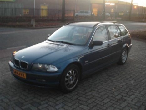 BMW 3-serie Touring - 320i Executive Automaat - 1