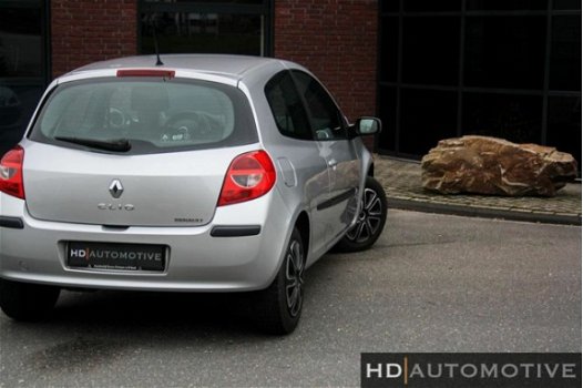 Renault Clio - 1.6-16V Dynamique Luxe CLIMA NAP NW. APK - 1