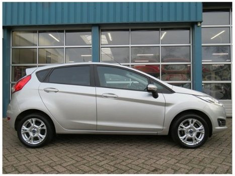 Ford Fiesta - 1.0 Style Ultimate / Navi / Pdc v +a / Cruise / Incl 6 maand BOVAG garantie , - 1