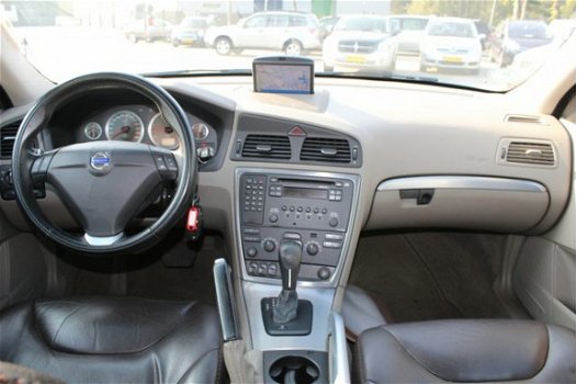 Volvo XC70 - 2.4 D5 SUMMUM Euro 4 airco, climate control, lederen interieur, navigatie, stoelverwarm - 1