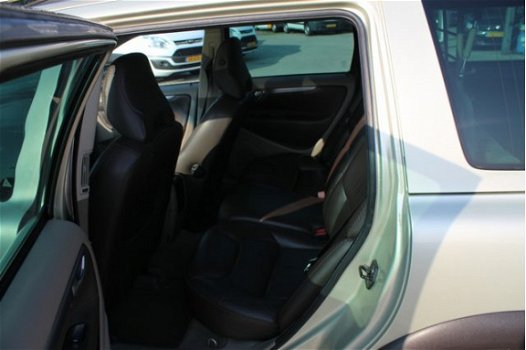 Volvo XC70 - 2.4 D5 SUMMUM Euro 4 airco, climate control, lederen interieur, navigatie, stoelverwarm - 1