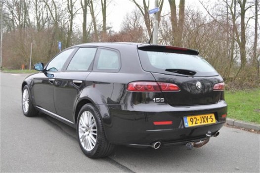 Alfa Romeo 159 Sportwagon - 1.7 T ECO Distinctive LEDER/NAVIGATIE DEALER ONDERHOUDEN - 1