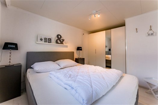 Luxe 6 pers. Chalet huren aan water en 300m van IJsselmeer in Makkum Friesland - 3