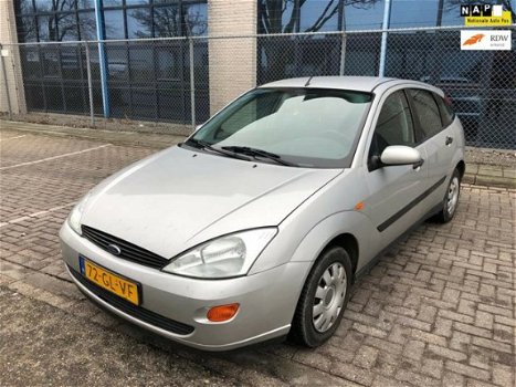 Ford Focus - 1.6-16V Ambiente - 1